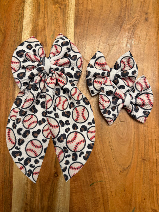 Leopard baseball set